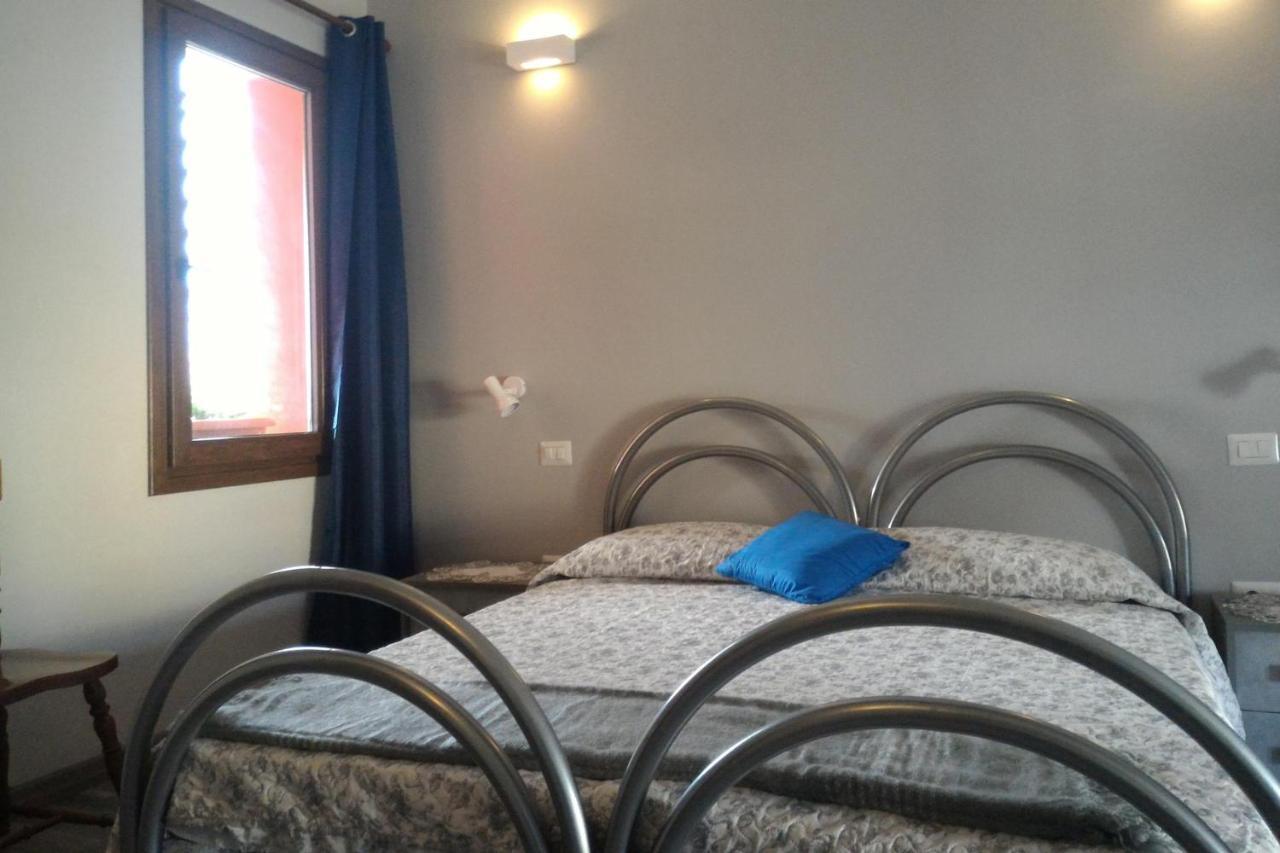 Corona Bed & Breakfast 萨尔达拉 外观 照片