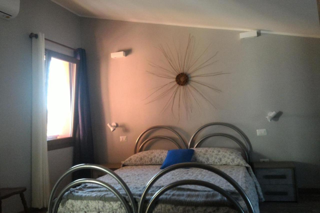 Corona Bed & Breakfast 萨尔达拉 外观 照片